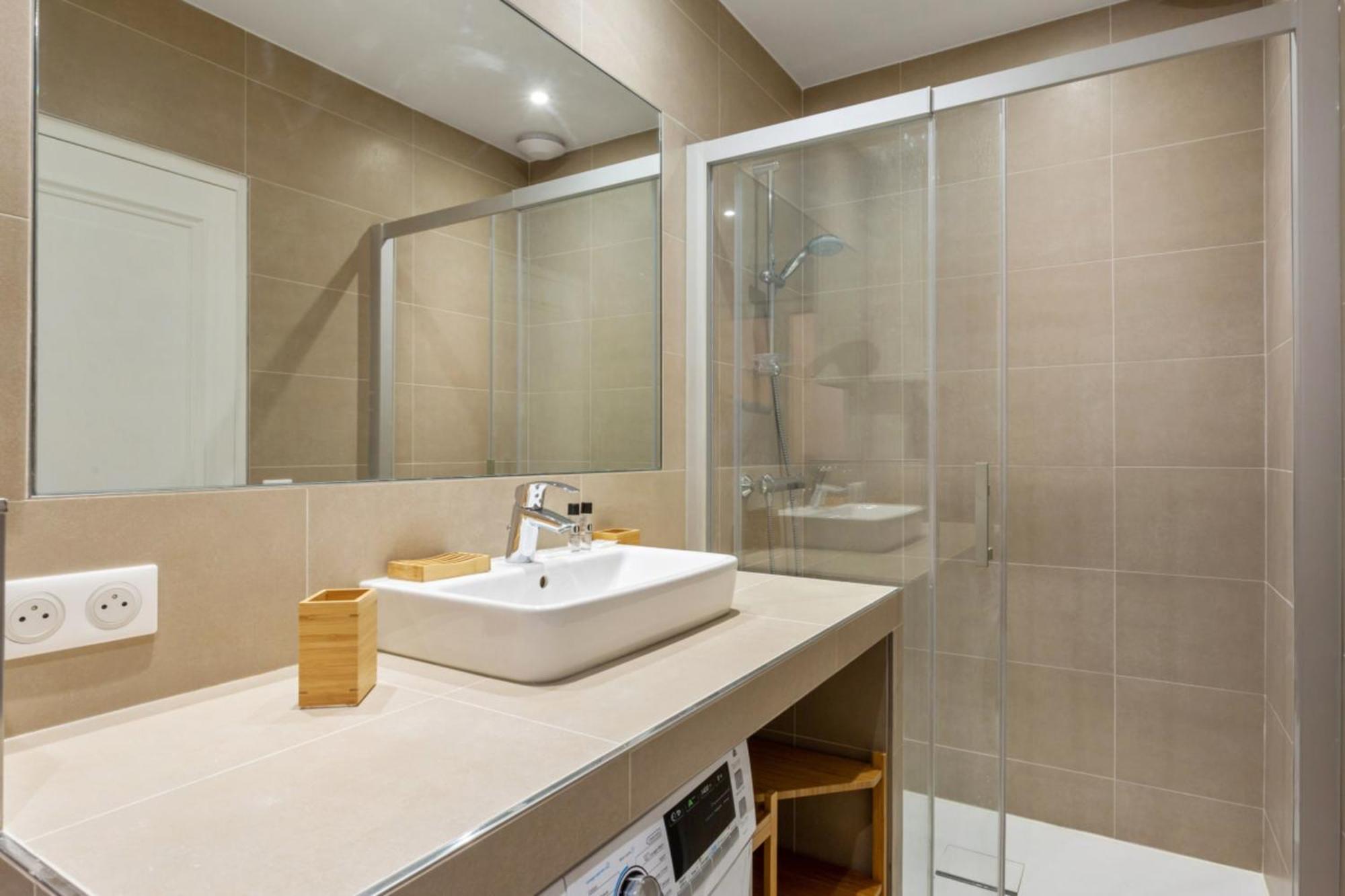 Appartement Du Marche St Honore - Welkeys Paris Exterior photo
